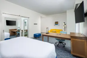 Hampton Inn & Suites Asheville Biltmore Village - Værelse