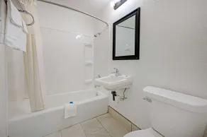 Rodeway Inn Terre Haute near University - Salle de bain