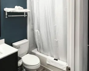 Studio 6 Houston TX Pearland Medical Center - Badezimmer