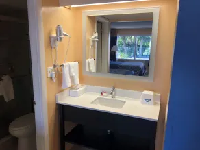 Days Inn by Wyndham Fort Myers Springs Resort - Chambre