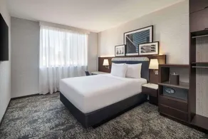 DoubleTree by Hilton Long Island City, NY - Room