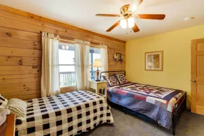 Bring a Pet! Mtn-View Bostic Retreat w/ Deck - Innvendig