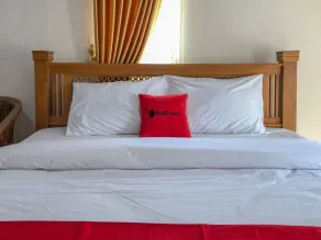 RedDoorz near XT Square 3 - Room