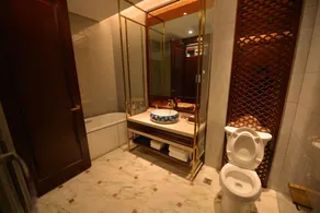 Jingcui Huanyi Hotel - Bathroom