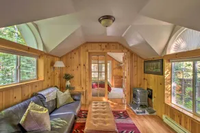'elk Hideaway:' Ashford Cottage w/ Hot Tub! - Interior