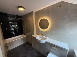 Lyons Woodlands Hall - Baño