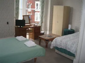 The Beaches Guest House - Room
