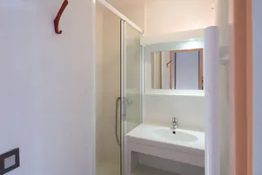 VVF Résidence Les Angles Pyrénées - Bathroom
