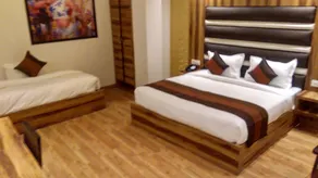 Sallow Royal Suites by Dew Drop - Room