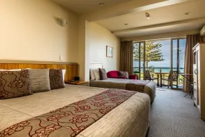 Pebble Beach Motor Inn - Chambre