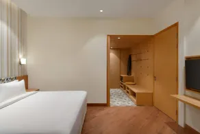 Ramada Encore by Wyndham Lucknow Airport - Room