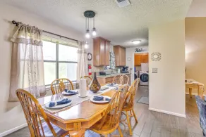 6 Mi to Ellen Trout Zoo: Family Home w/ Yard! - Interiør