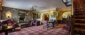 Abbeyglen Castle Hotel - Sitzecke in der Lobby