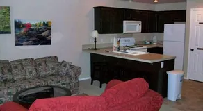 Terrace Lakes Resort - Living room