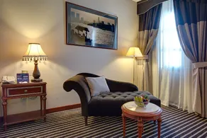 Royal Ascot Hotel - Room
