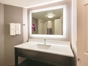 La Quinta by Wyndham Atlanta Alpharetta - Salle de bain