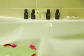 Best Western Premier Muscat - Bathroom