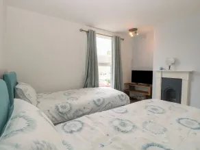 Sole Bay Cottage - Room