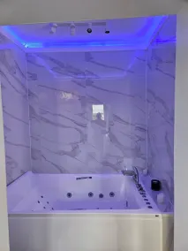 La suite 7 Sauna et jacuzi - Badezimmer