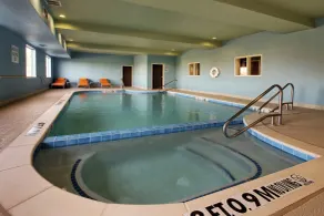 Holiday Inn Express Hotel & Suites Vernon College Area by IHG - Pool