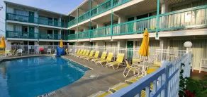 Shangri-La Motel - Pool