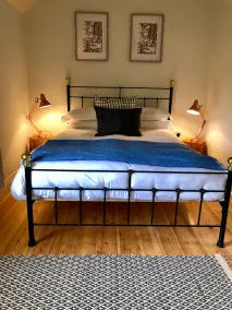 The Dabbling Duck - Room