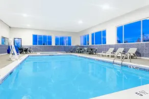 Howard Johnson by Wyndham Perry GA - Piscine