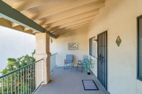 Hike, Swim & Shop: Tucson Condo w/ Balcony - Innenbereich