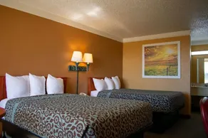 Days Inn by Wyndham Hillsboro TX - Room