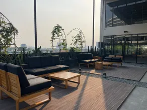 Stay.vie Hotel - Siddeområde i lobbyen