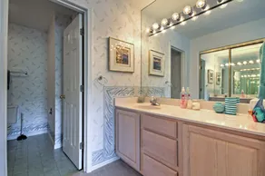 Tranquil Osage Beach Condo w/ Waterfront Decks! - Intérieur