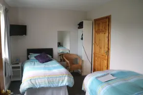 Five Oaks Bed & Breakfast with free parking, tranquil setting - Chambre