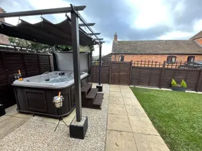 The Little Beehive - Spa