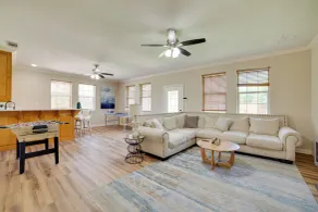 Game Room & Bar: Secluded Getaway in Farmersville - Innvendig