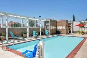 Home2 Suites by Hilton Azusa - Piscine