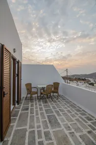 George & Irene Hotel - Vue de la chambre