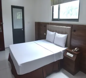 Thanh Hang Hotel near Emerald My Dinh - Quarto