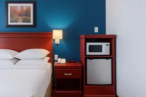 Signature Stay Inn & Suites - Downtown Hamilton - Chambre