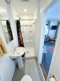 ITH San Diego Beach Bungalow Surf Hostel - Badrum