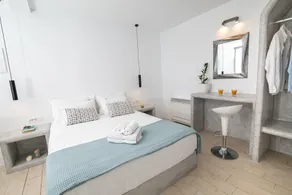 Sensia Luxury Studio with Hot tub - Room