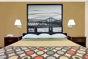 Super 8 by Wyndham Laurel - Chambre