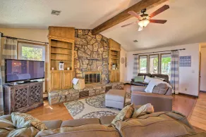 Grand Lake Views + Fire Pit: Monkey Island Home! - Innvendig