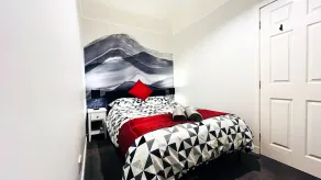 Luxury Entire Holiday Apartment - Self Checkin & Checkout - Room