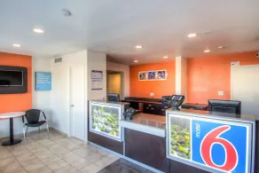 Motel 6-Redding, CA - North - Hall
