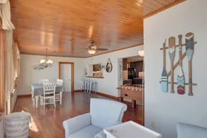 Steps to Mississippi River: Cozy Hot Tub Haven! - Interiör