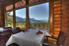 Overlander Mountain Lodge - Restaurant