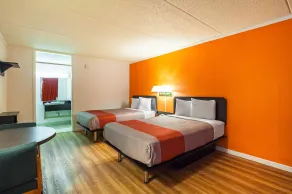 Motel 6-Tifton, GA - Room