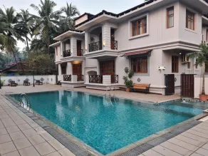 Coastal Suites Apart Hotel ---- 10 minutes walk to beach - Pool