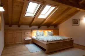 Familienorientiertes charmantes Apartment mit Terrasse, Grill und Garten | Gartenblick - Zimmer