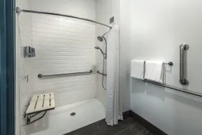Four Points by Sheraton Anchorage Downtown - Bathroom